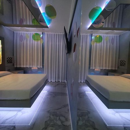 C Rooms - Love Motel Monza Чинізелло-Бальсамо Екстер'єр фото
