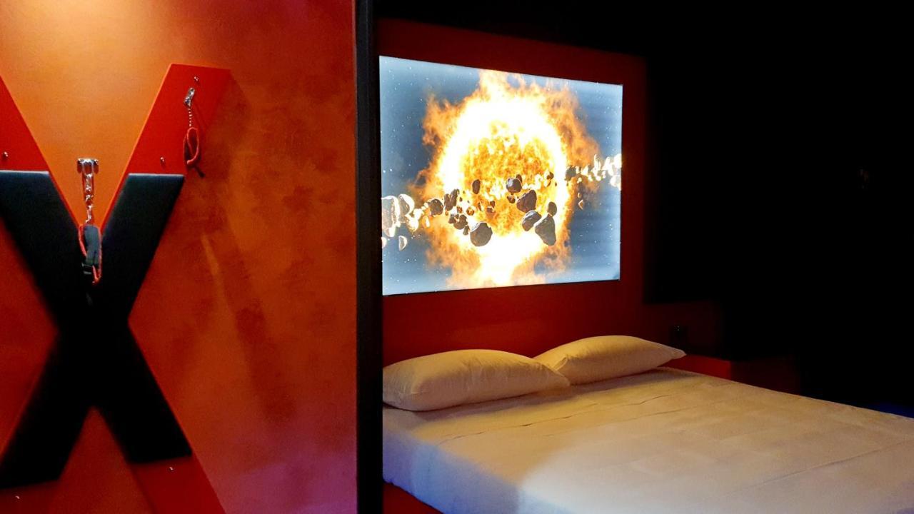C Rooms - Love Motel Monza Чинізелло-Бальсамо Екстер'єр фото