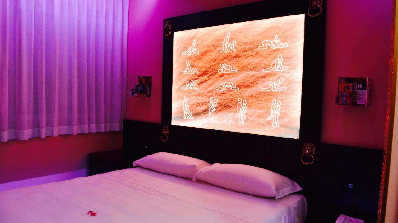 C Rooms - Love Motel Monza Чинізелло-Бальсамо Екстер'єр фото