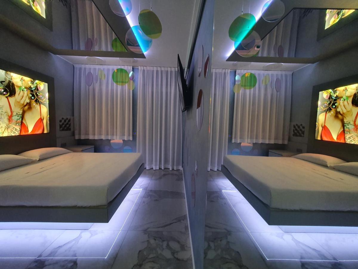 C Rooms - Love Motel Monza Чинізелло-Бальсамо Екстер'єр фото